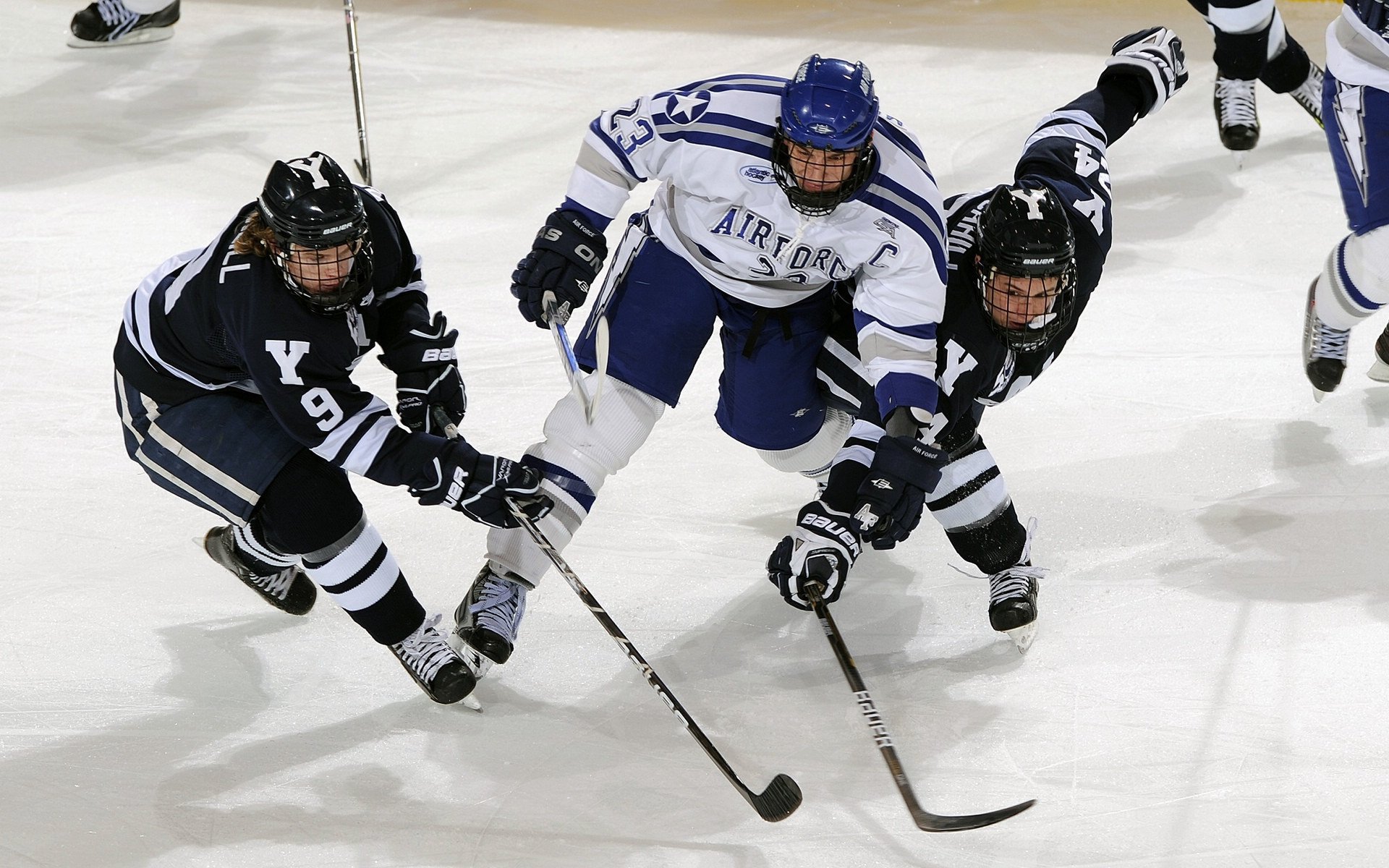 紫金军团力克休城，米切尔孤星闪耀，一场定义赛季的胜利