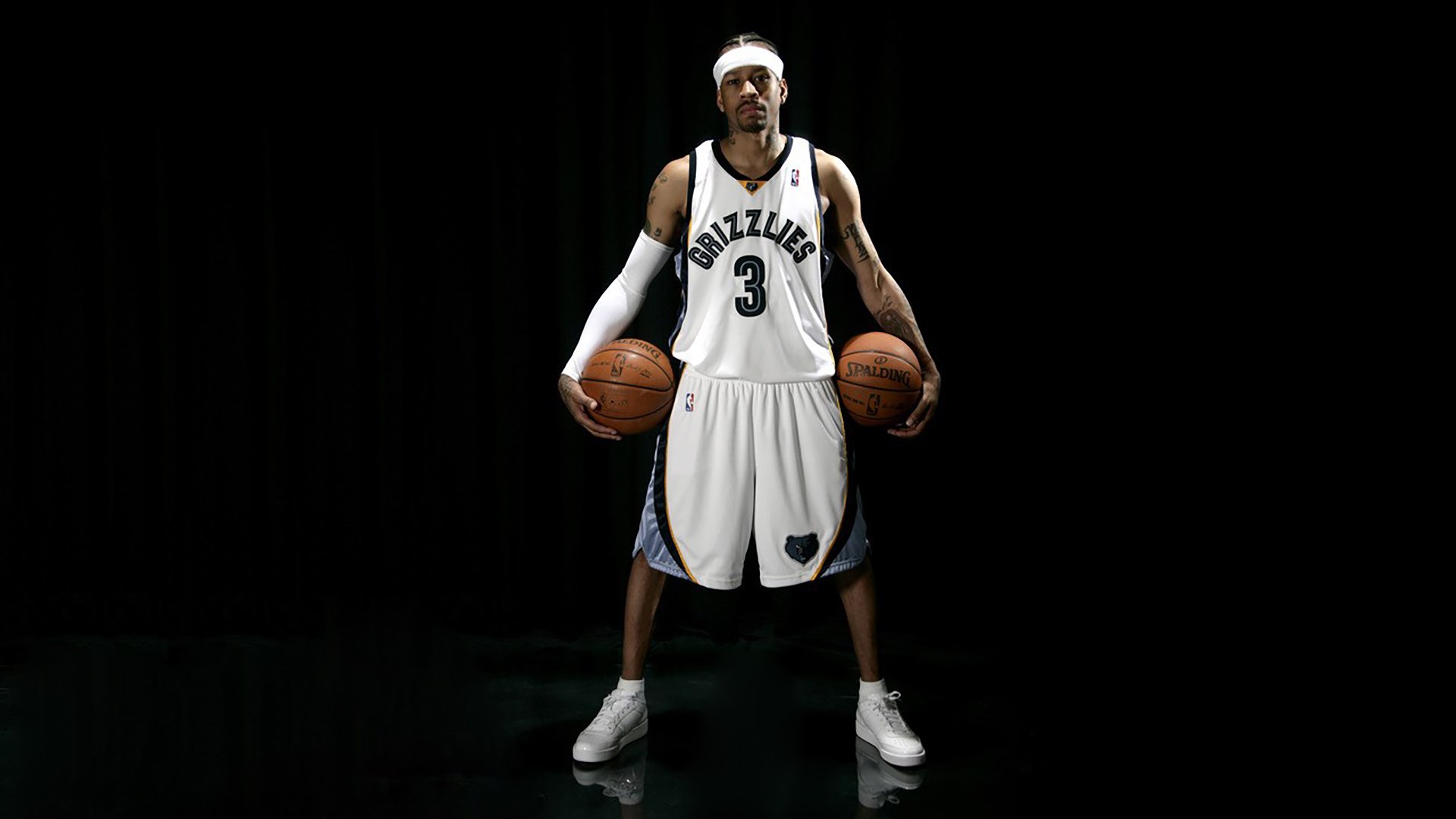 利拉德单场13记三分球追平NBA历史纪录,掘金加时险胜江苏队,这场跨联盟对决为何让全场沸腾?